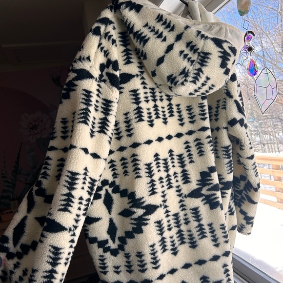 Davi&Dani Boutique Fleece Tribal Jacket - Picture 2 of 7